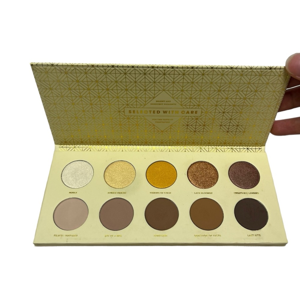 Zoeva Eyeshadow Palette Blanc Fusion - Brand New